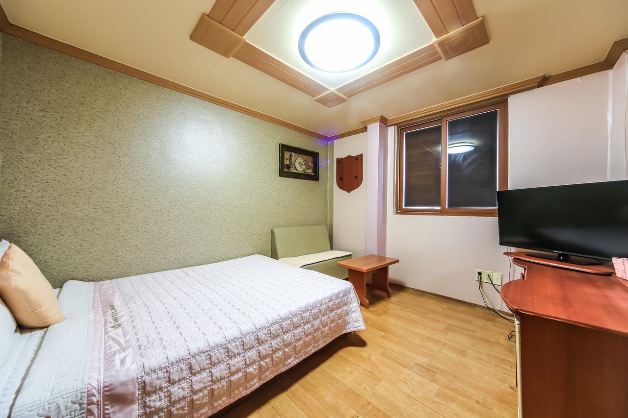 Nampo One Motel Puszan Kültér fotó