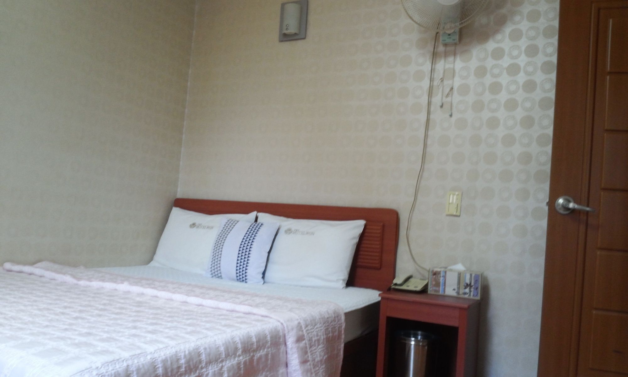 Nampo One Motel Puszan Kültér fotó